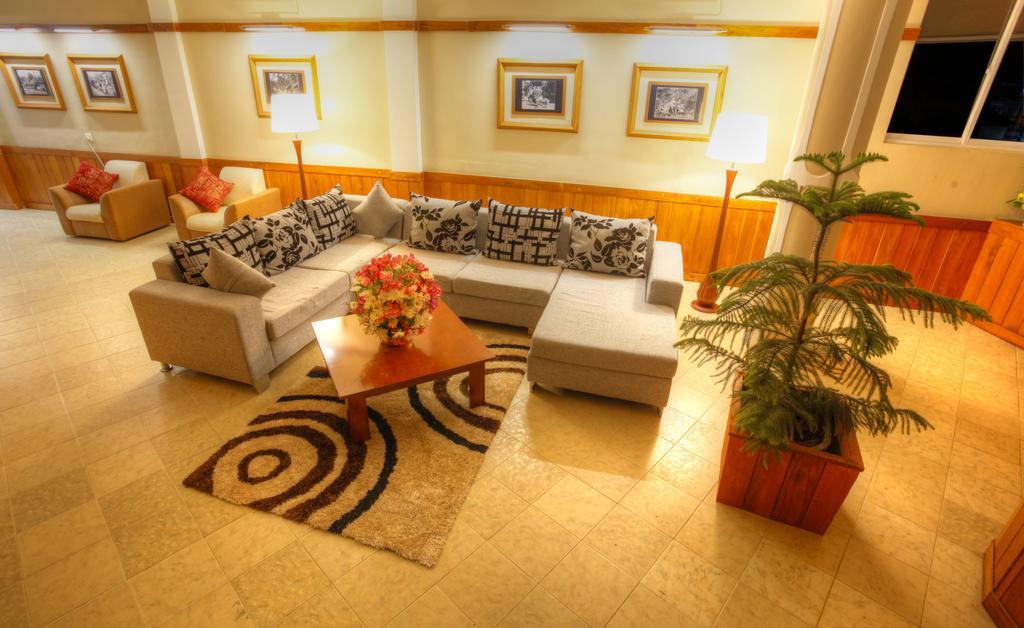 The Queensburry City Hotel Nuwara Eliya Exterior photo