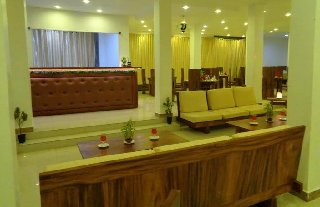 The Queensburry City Hotel Nuwara Eliya Exterior photo